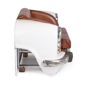 Canapé Ambassador 2 places avec assise en cuir de buffle véritable, couleur de la carrosserie blanche