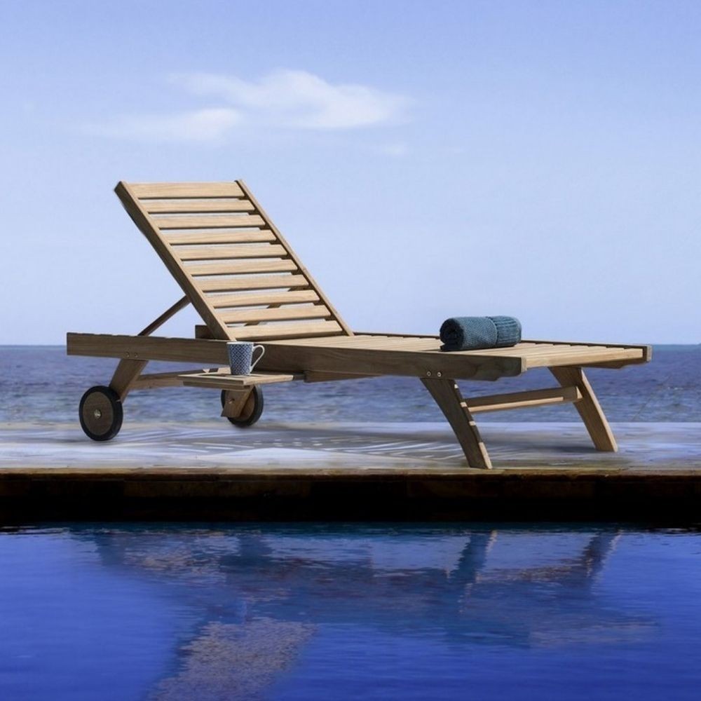Andrea Bizzotto spa Maryland sunbed with wheels in teak wood