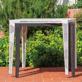 Tavolo quadrato Easy da esterno design metallo forato