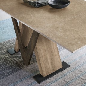 Table Target Point Tritone avec plateau en grès effet marbre sable