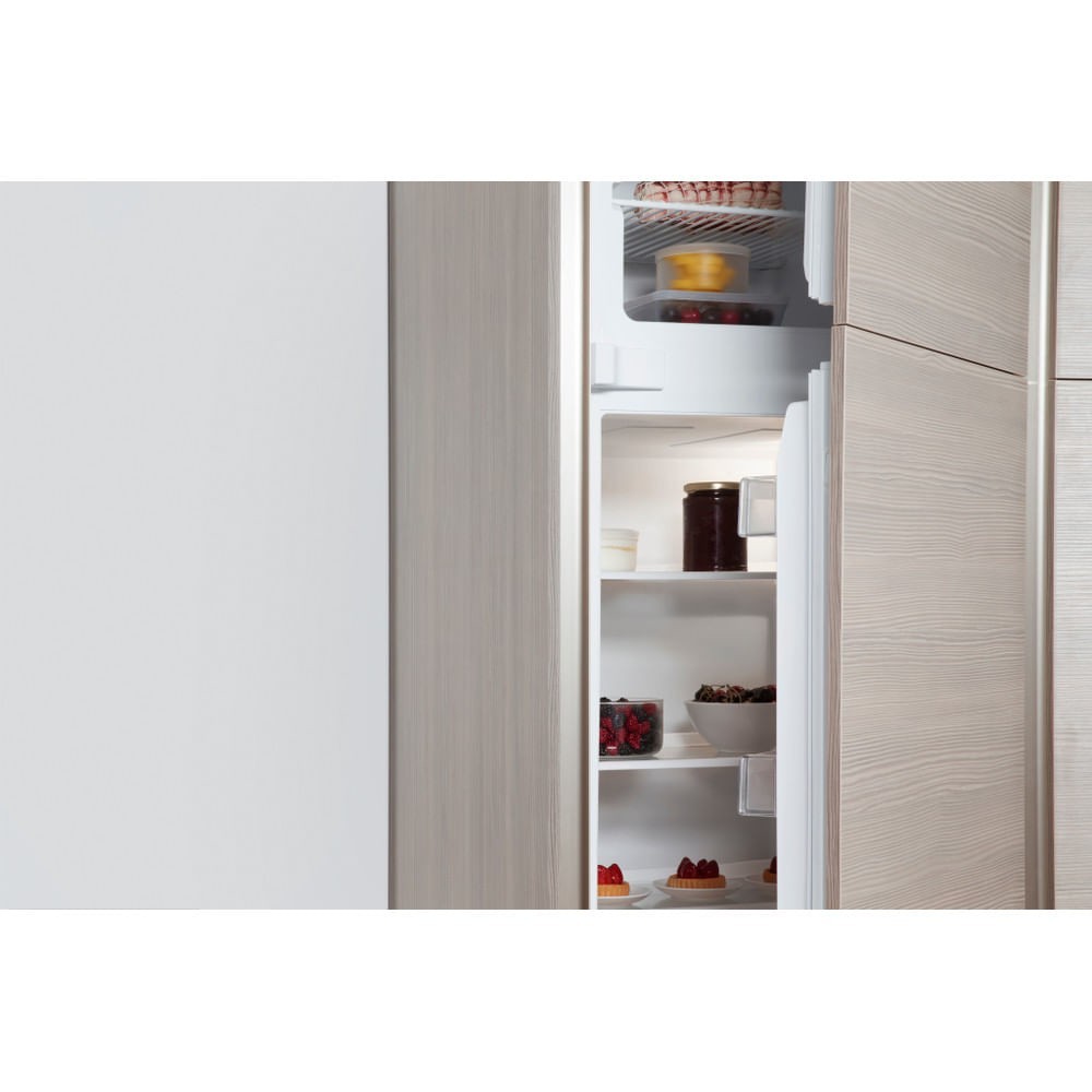 Whirlpool ART 3801 frigorifero con congelatore Da incasso 218 L F Stainless steel