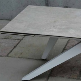 Tavolo allungabile piano vetro ceramica finitura beton